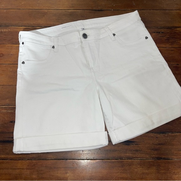 Kut from the Kloth White Jean Shorts Classic Denim Style - Picture 1 of 5
